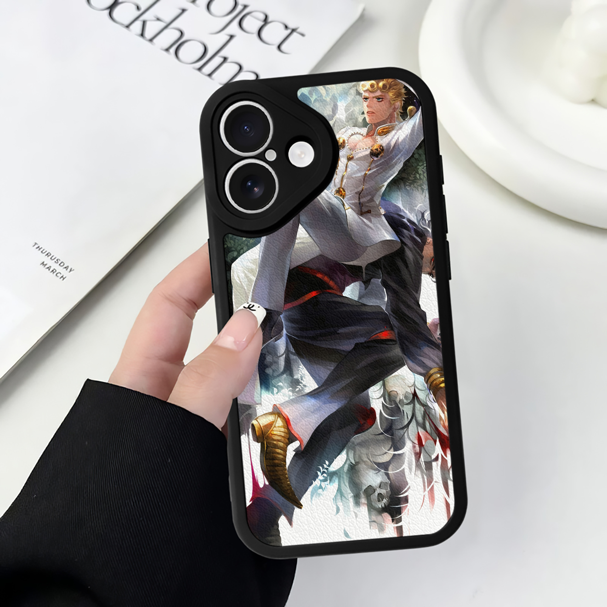 （画像用） ジョジョの奇妙な冒険 JoJo's Bizarre Adventure 【iPhone 16シリーズ対応】シリコンスマホケース（レザー調） 材質：シリコン